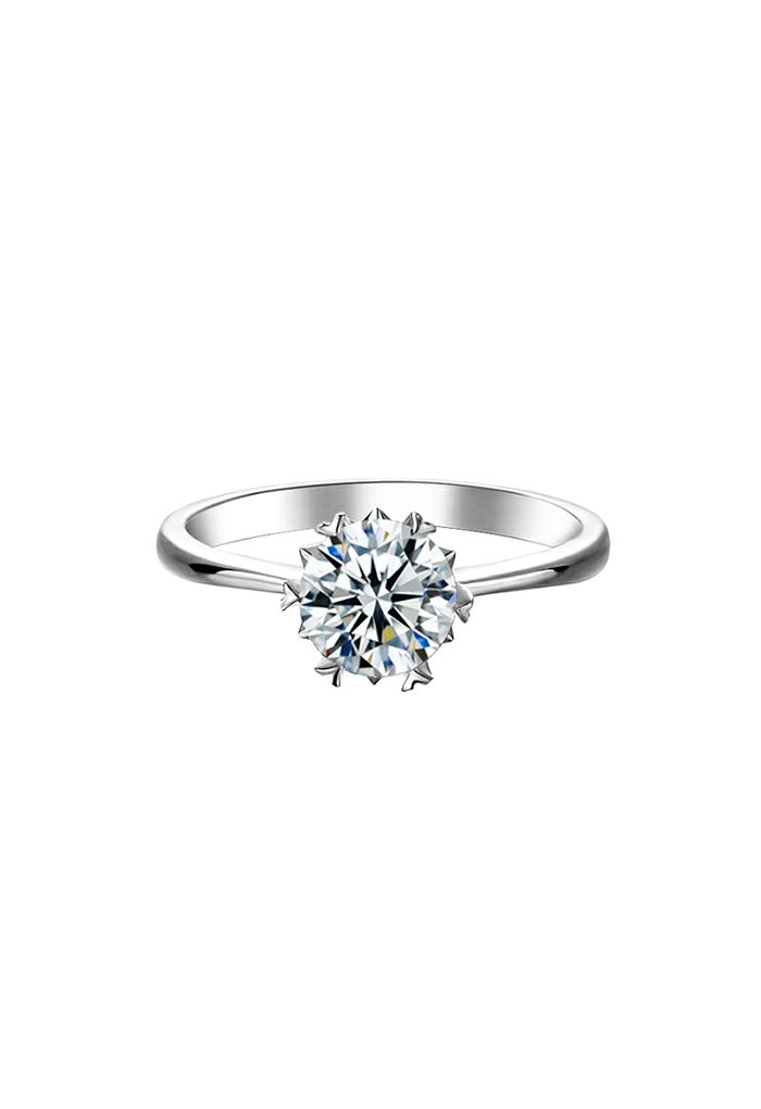 Extravagant Moissanite Diamond Ring