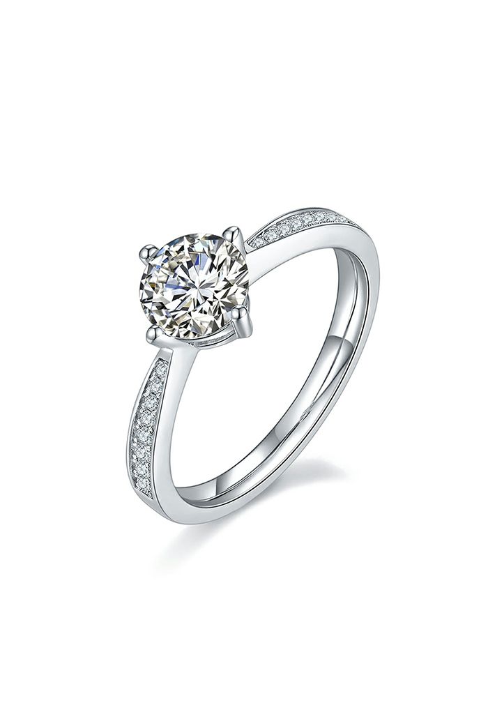 Exceptional Moissanite Diamond Ring