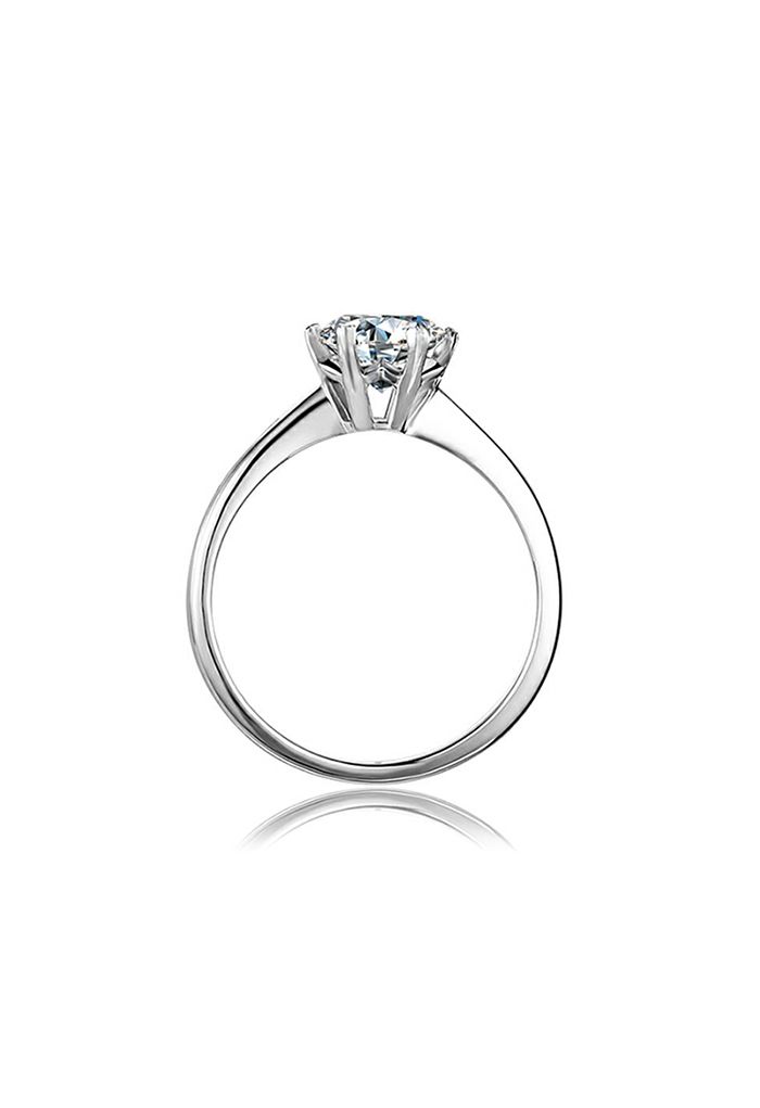 Extravagant Moissanite Diamond Ring