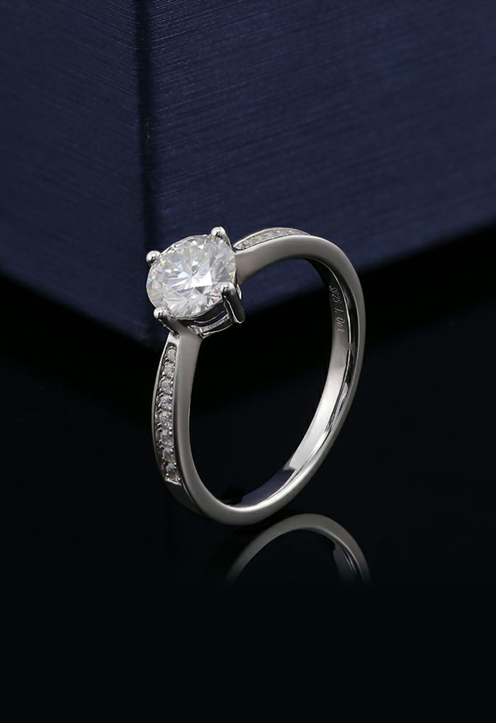 Exceptional Moissanite Diamond Ring