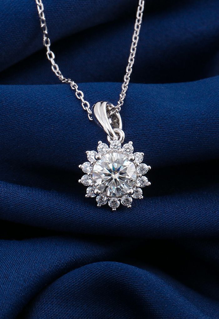 Star Pendant Moissanite Diamond Necklace