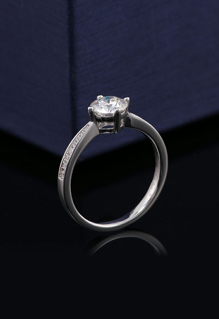 Exceptional Moissanite Diamond Ring