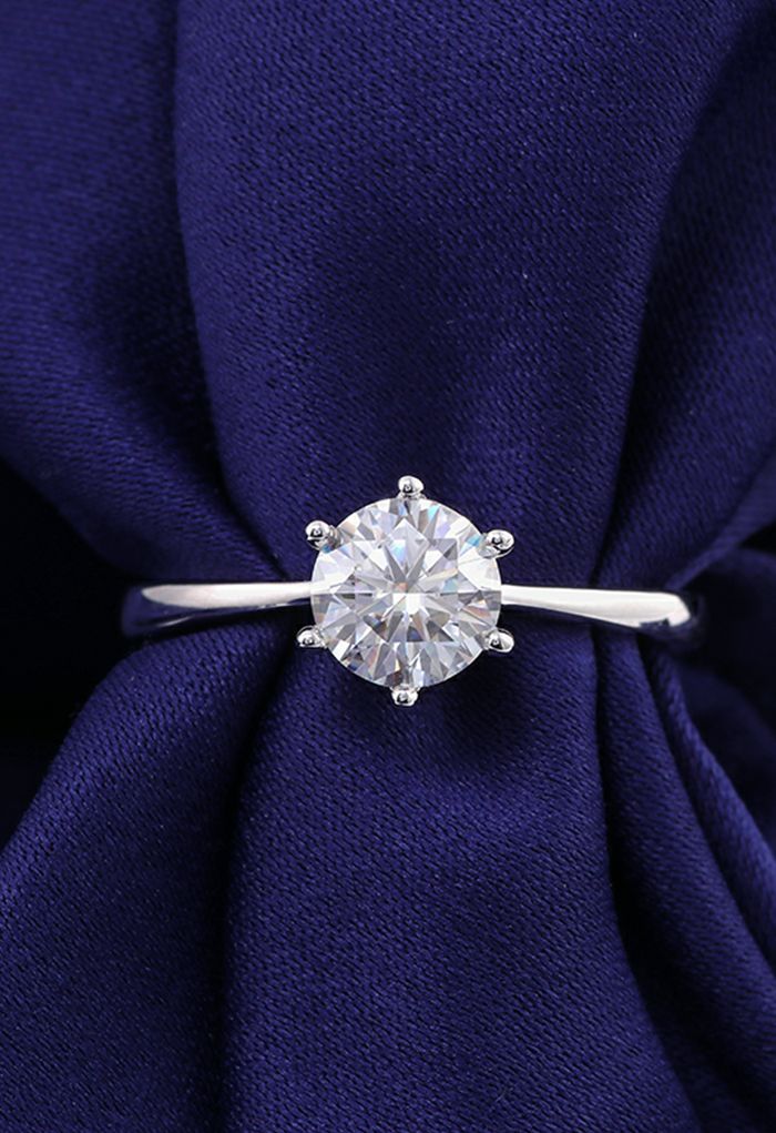 Glossy Edge Moissanite Diamond Ring