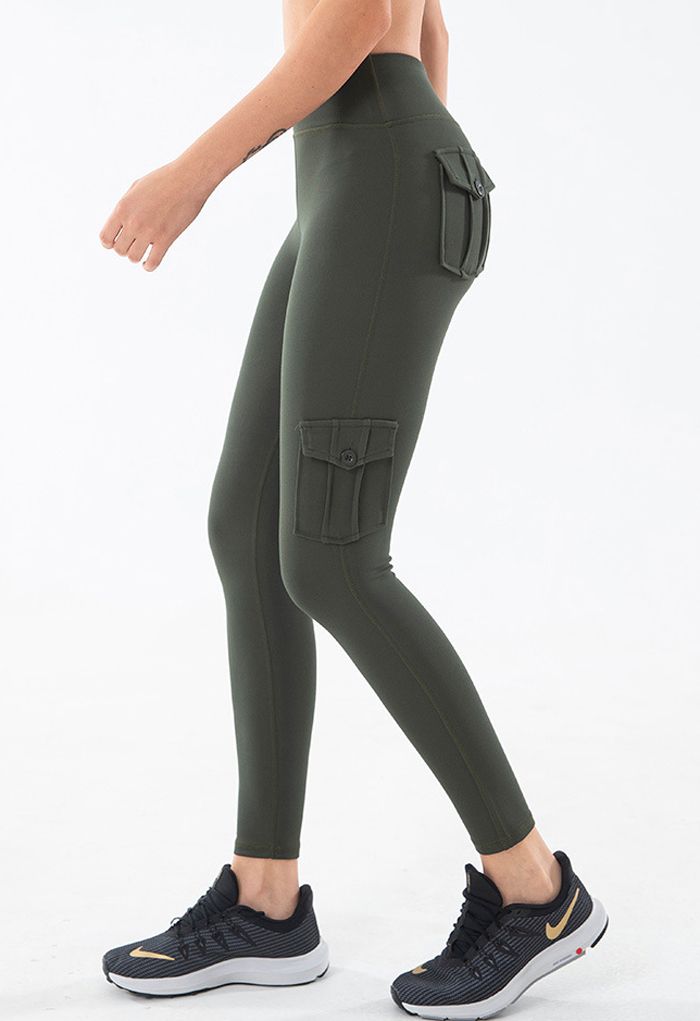 Buttoned Flap Pocket Seamed Cropped Leggings in Army Green