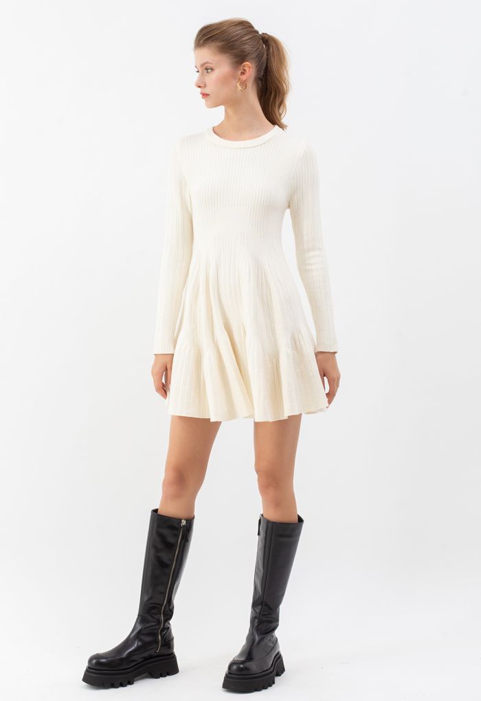 Frilling Hem Round Neck Knit Dress in Cream