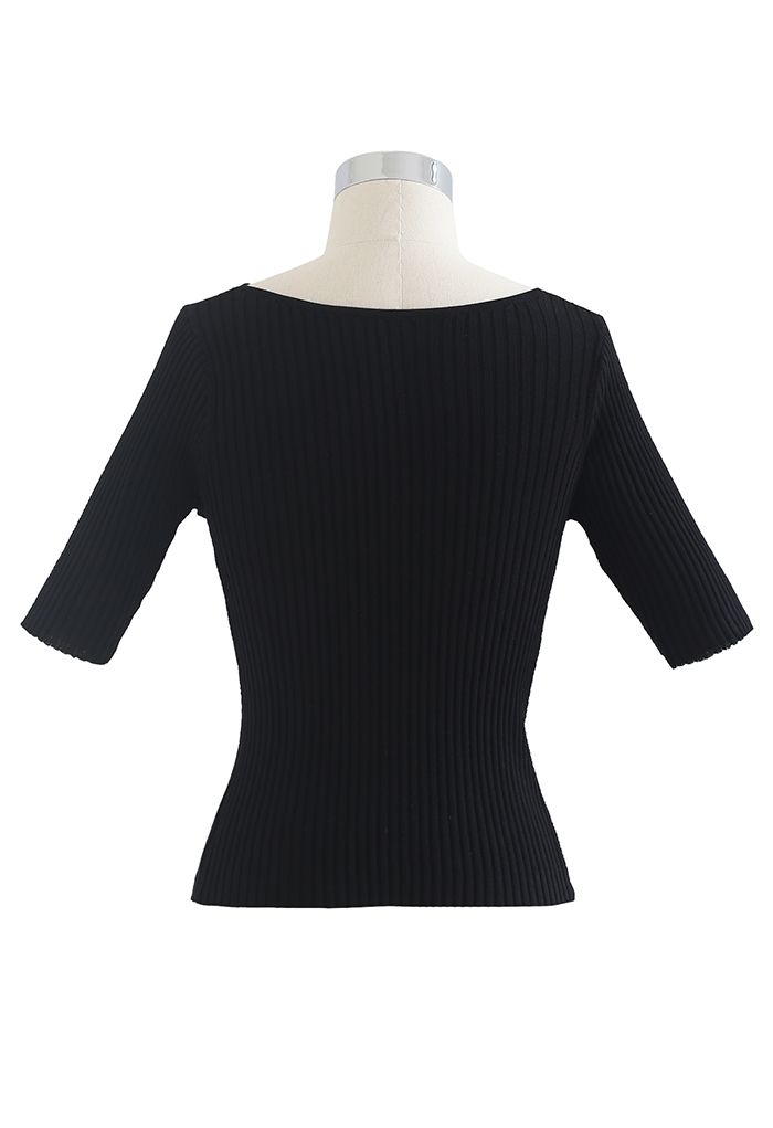 Dual-Use Twist Fitted Knit Top in Black