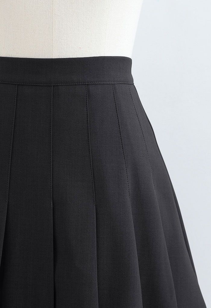 High Waist Pleated Mini Skirt in Black