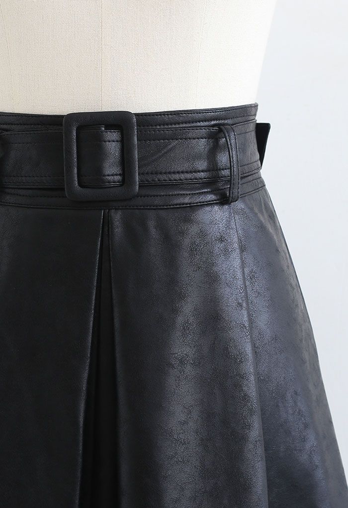 Textured Faux Leather Belted Pleated Skirt in Black