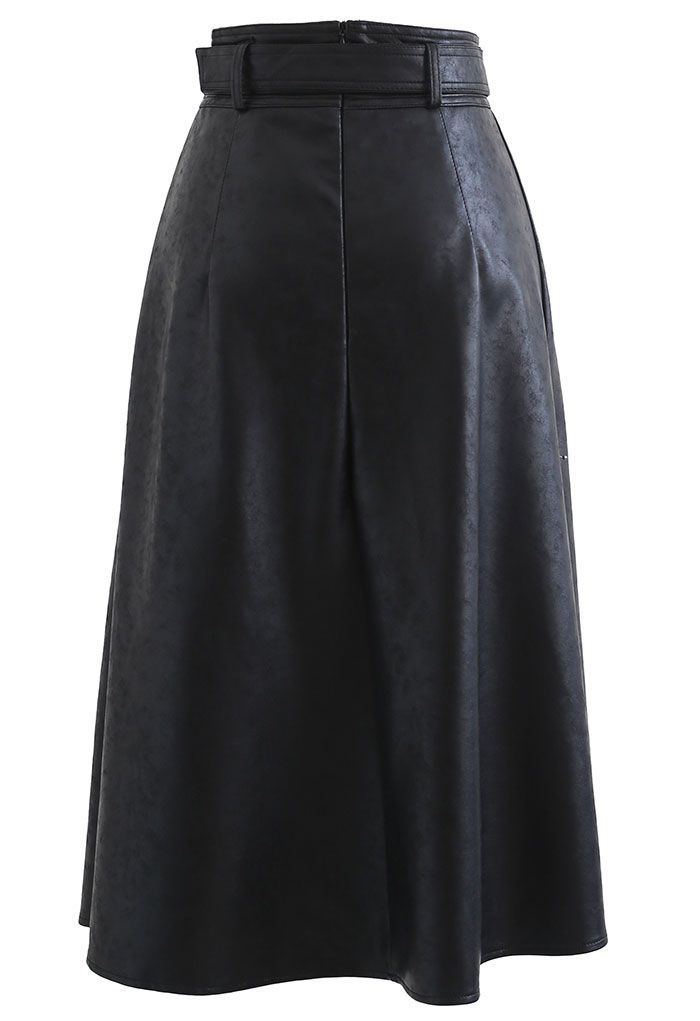 Textured Faux Leather Belted Pleated Skirt in Black