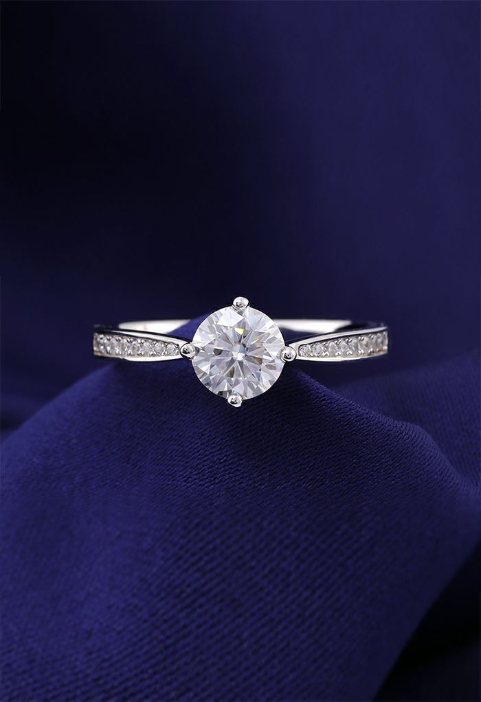 Exceptional Moissanite Diamond Ring