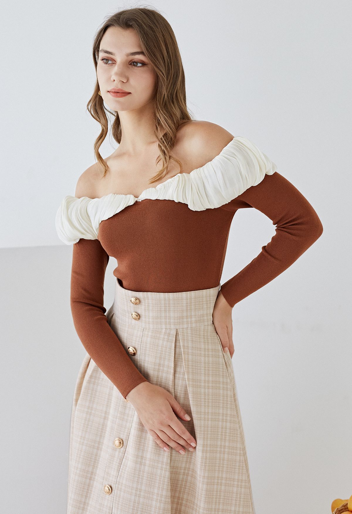 Spliced Ruched Off-Shoulder Knit Crop Top in Caramel