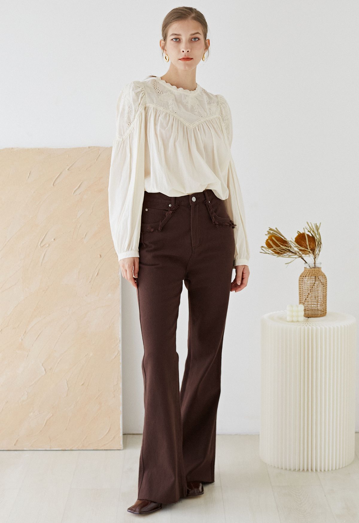 Classic Pocket Frayed Detail Flare Jeans in Brown