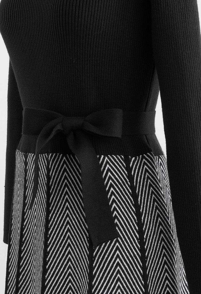 Herringbone Print Mock Neck Belted Knit Dress in Black