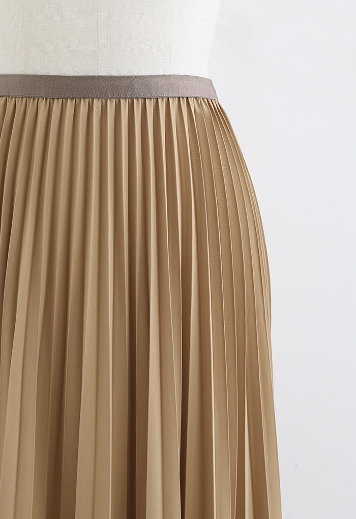 Simplicity Pleated Midi Skirt in Light Tan