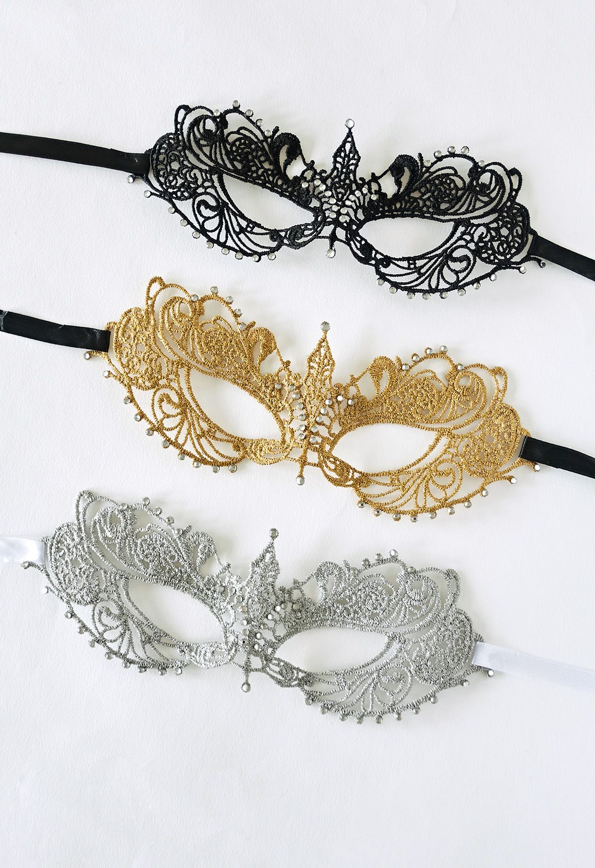 Zircon Trim Lace Ball Mask in Silver