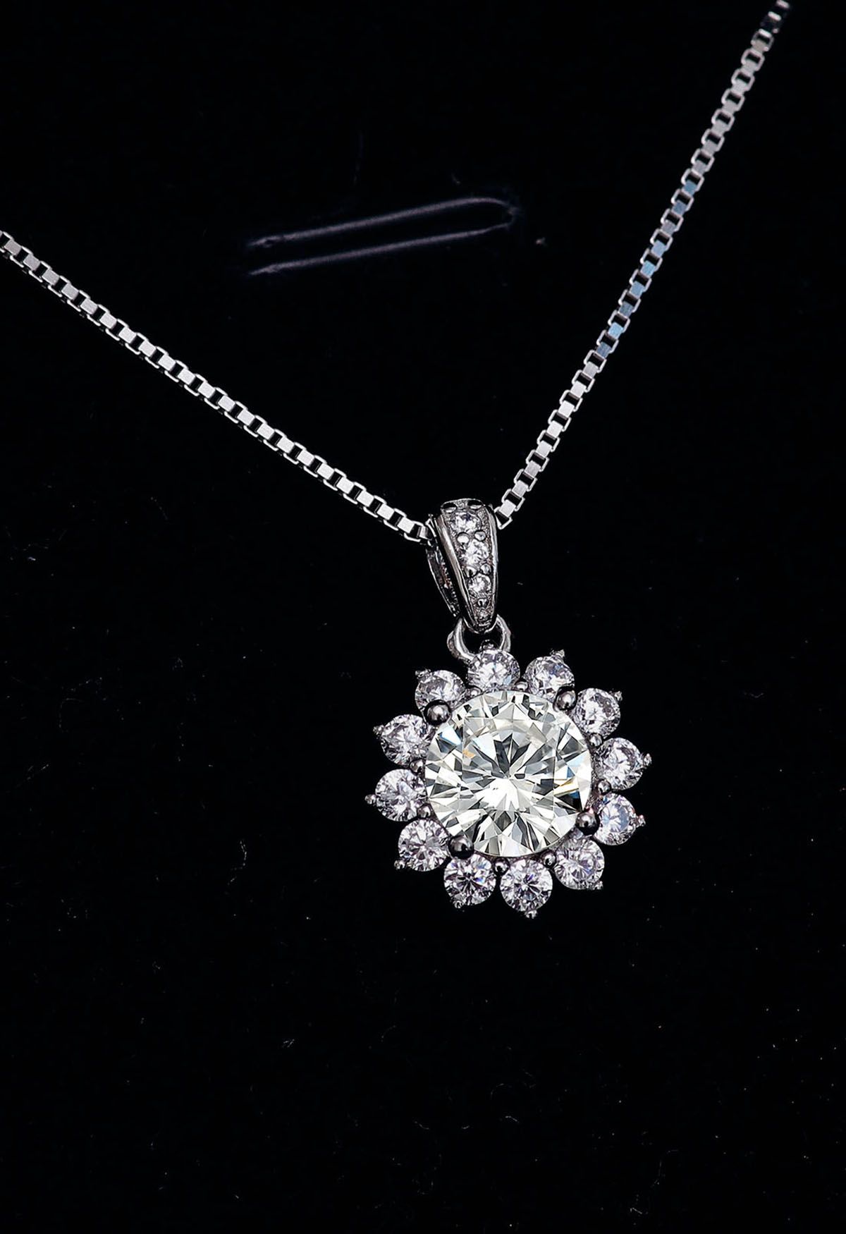 Blooming Floral Halo Moissanite Diamond Necklace