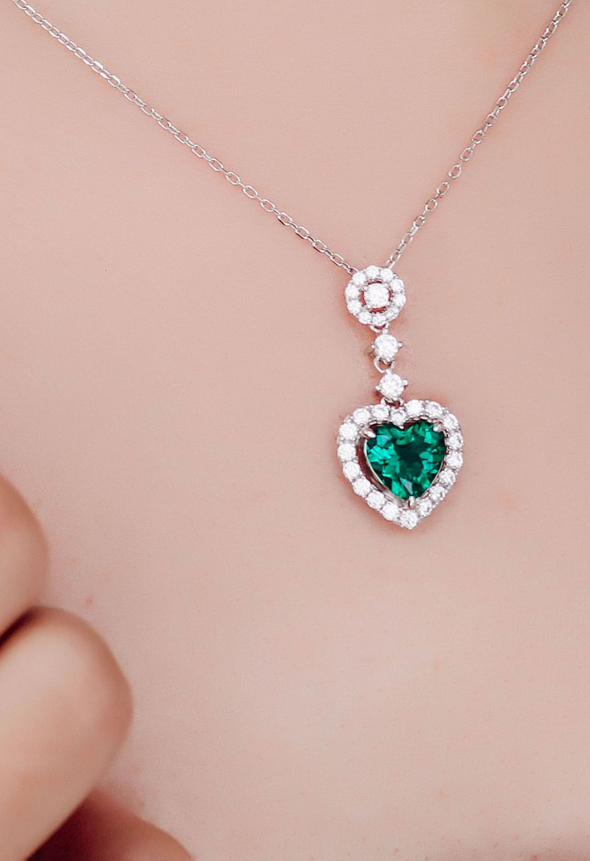 Heart Shape Emerald Gem Necklace