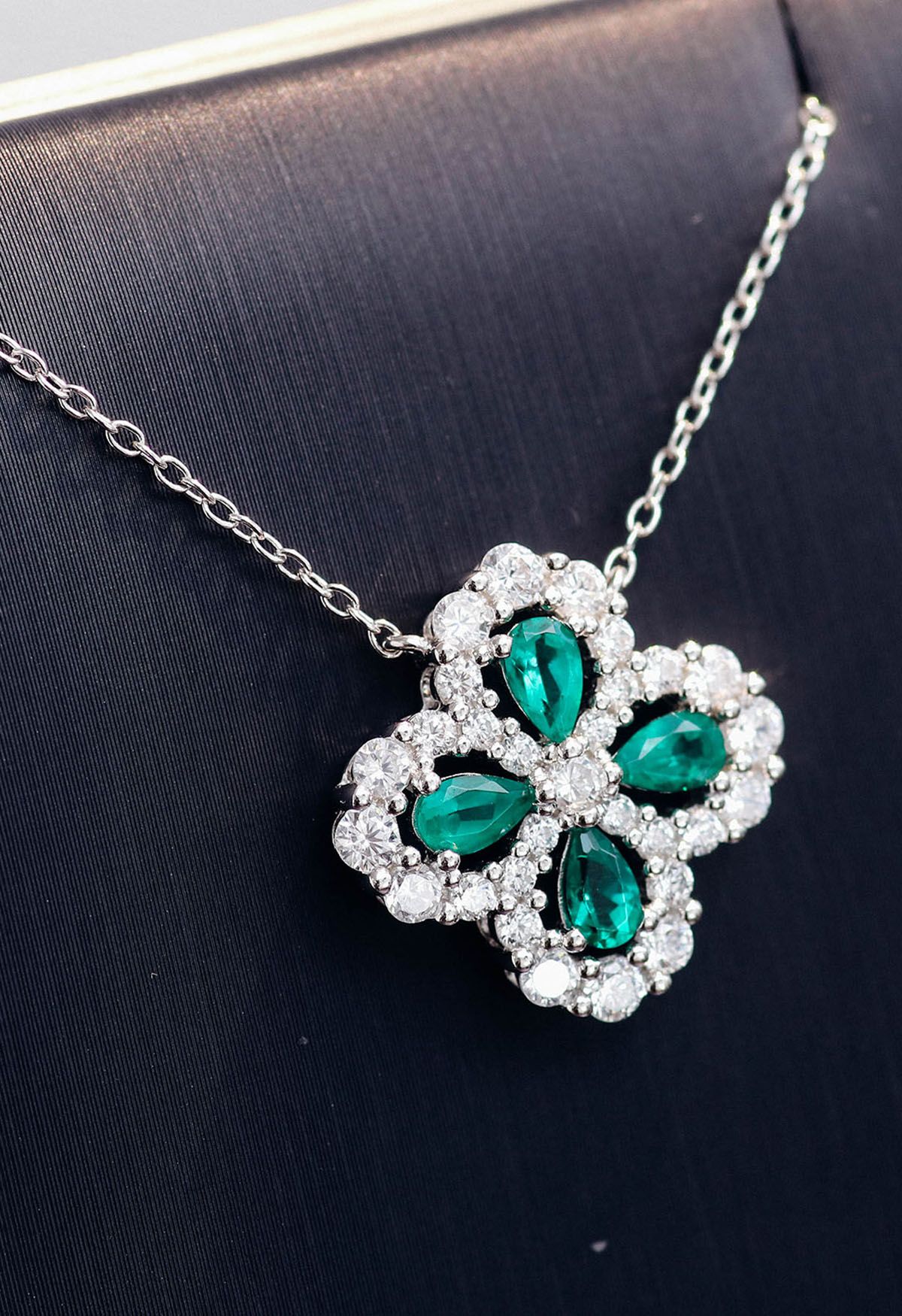 Four Leaf Clover Emerald Gem Necklace