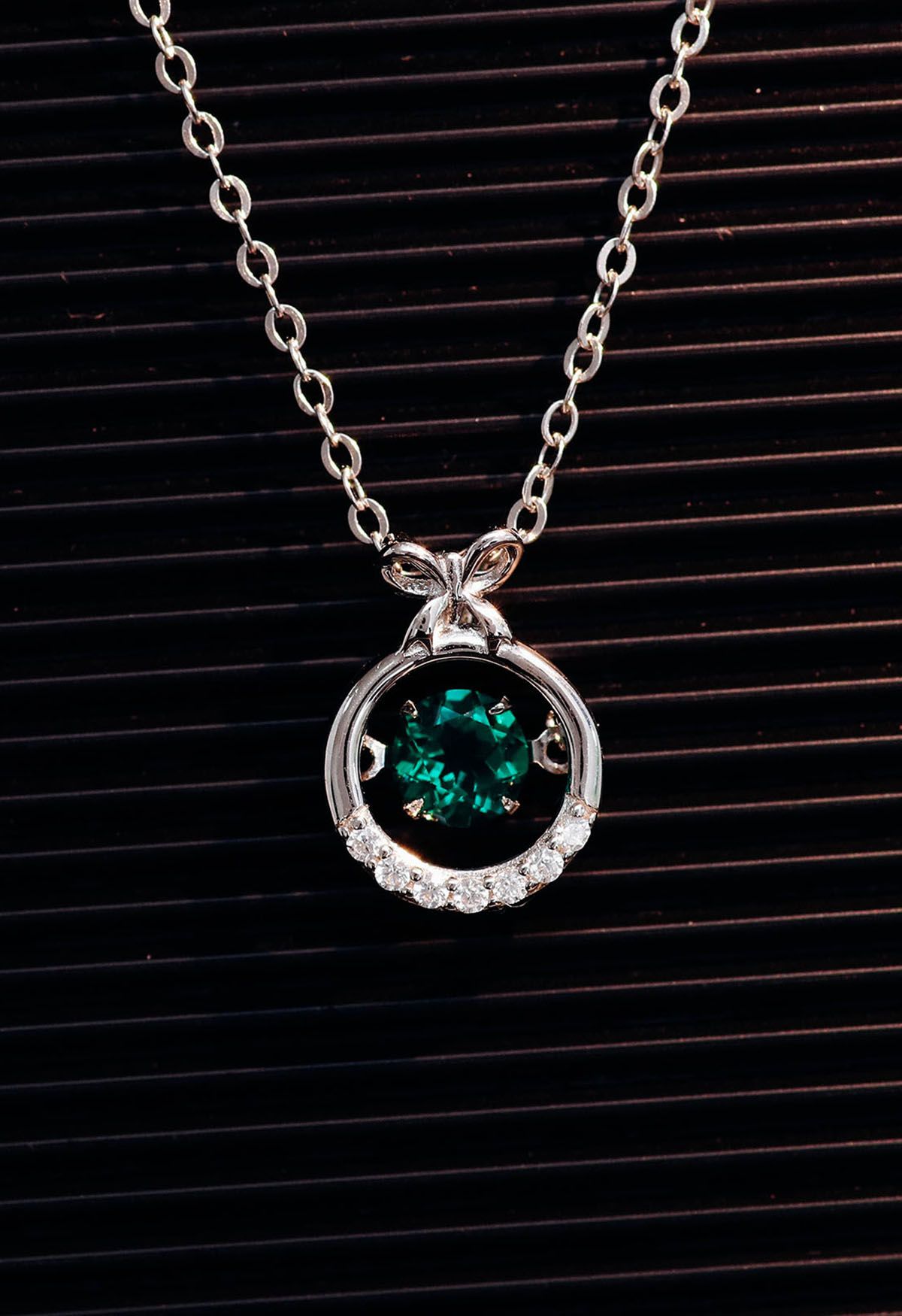 Hollow Out Rounded Emerald Gem Necklace