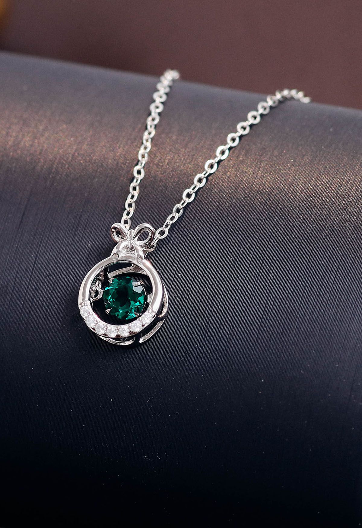 Hollow Out Rounded Emerald Gem Necklace