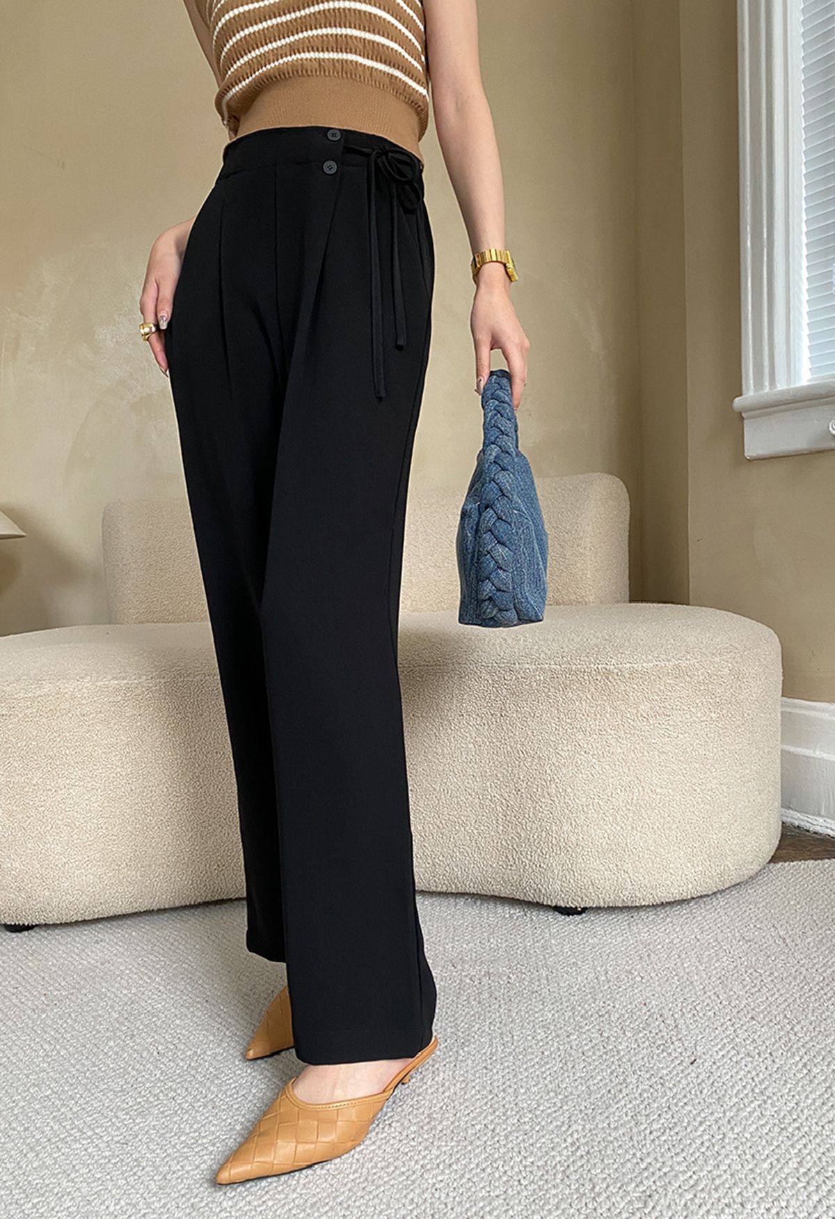 Side Drawstring Pleated Straight Leg Pants in Black