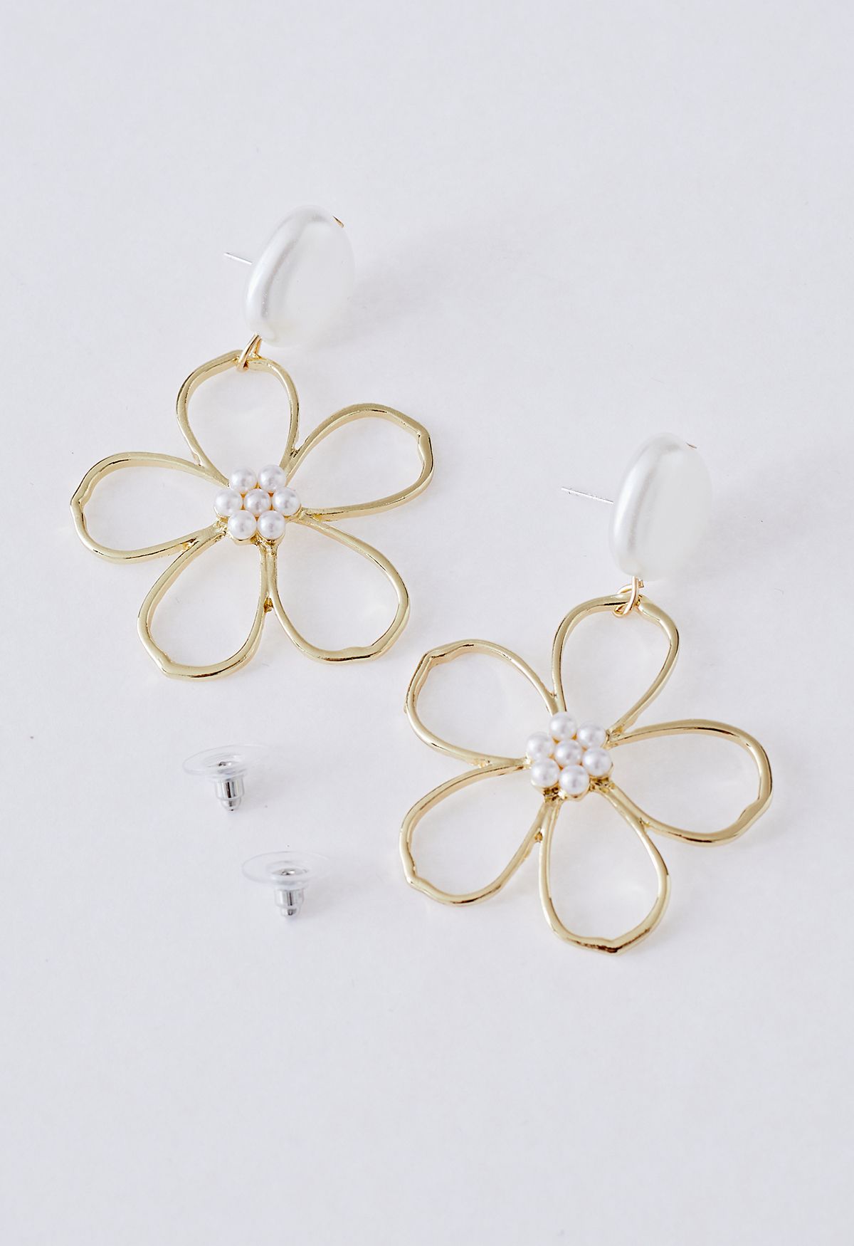 Pearly Hollow Out Floral Earrings