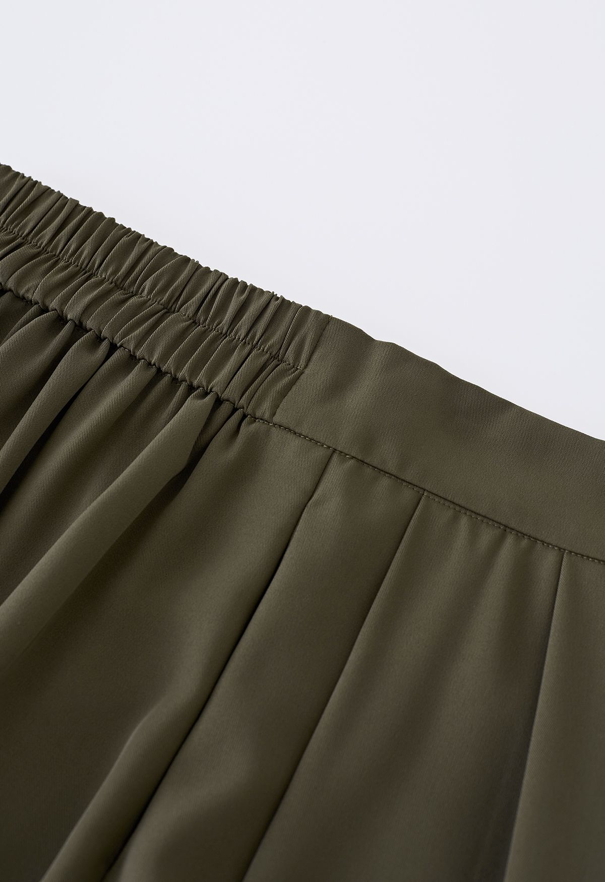 Easeful Pleated Wide-Leg Pants in Army Green