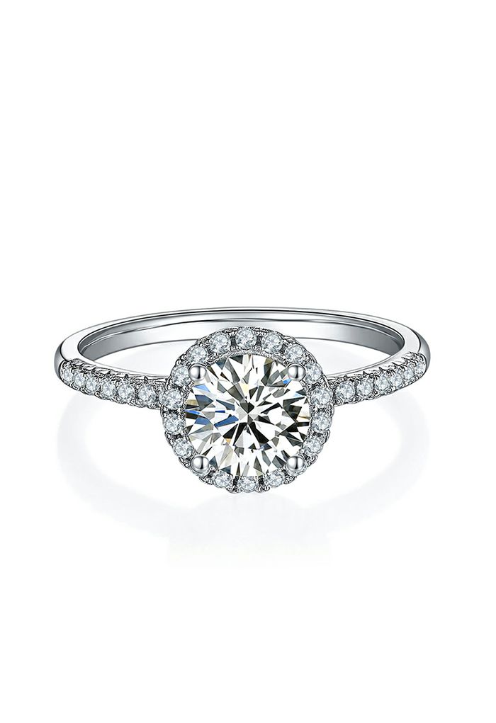 Classy Shining Moissanite Diamond Ring