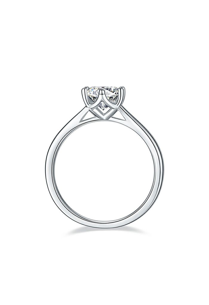 Glossy Edge Moissanite Diamond Ring