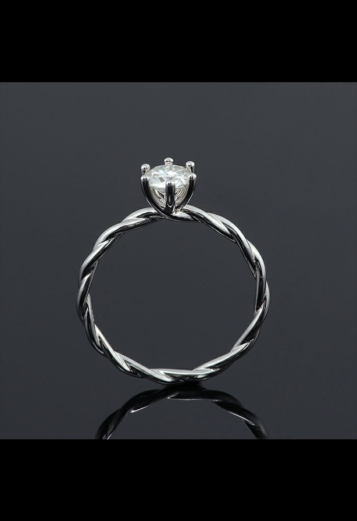 Twisted Shape Moissanite Diamond Ring