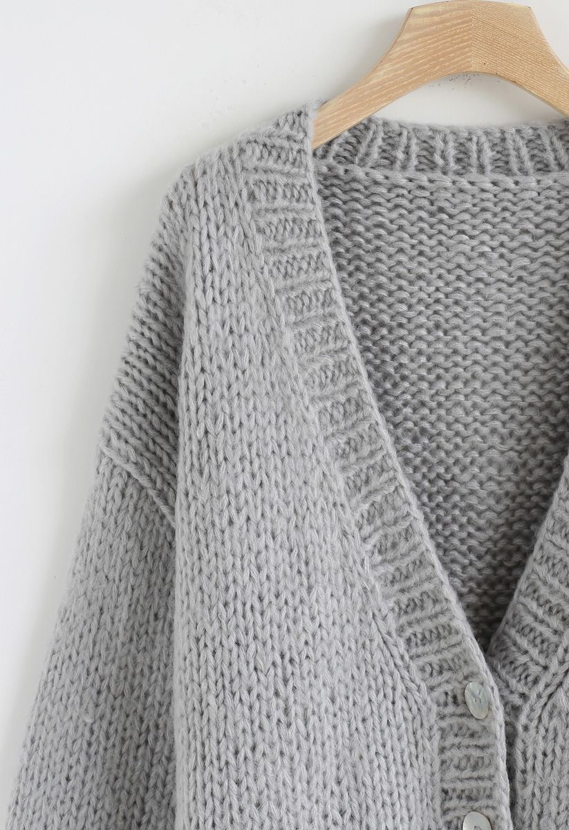 Haga una pausa para el cárdigan tejido a mano Cozy Chunky en gris