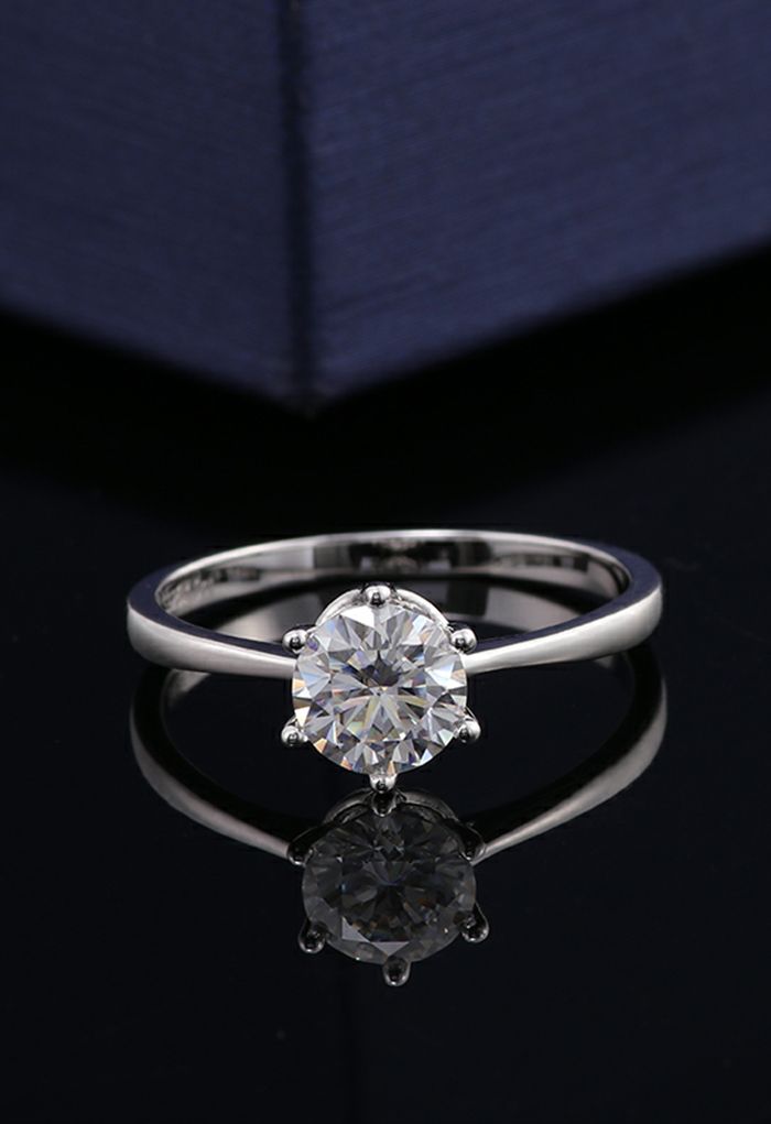 Glossy Edge Moissanite Diamond Ring