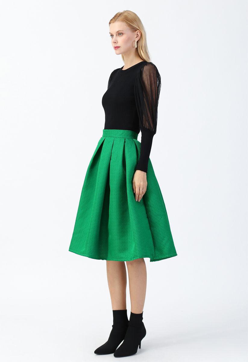 Wavy Texture Pleated Midi Skirt in Green