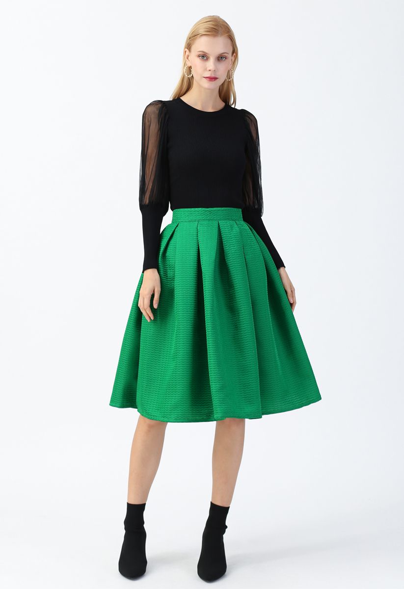 Wavy Texture Pleated Midi Skirt in Green