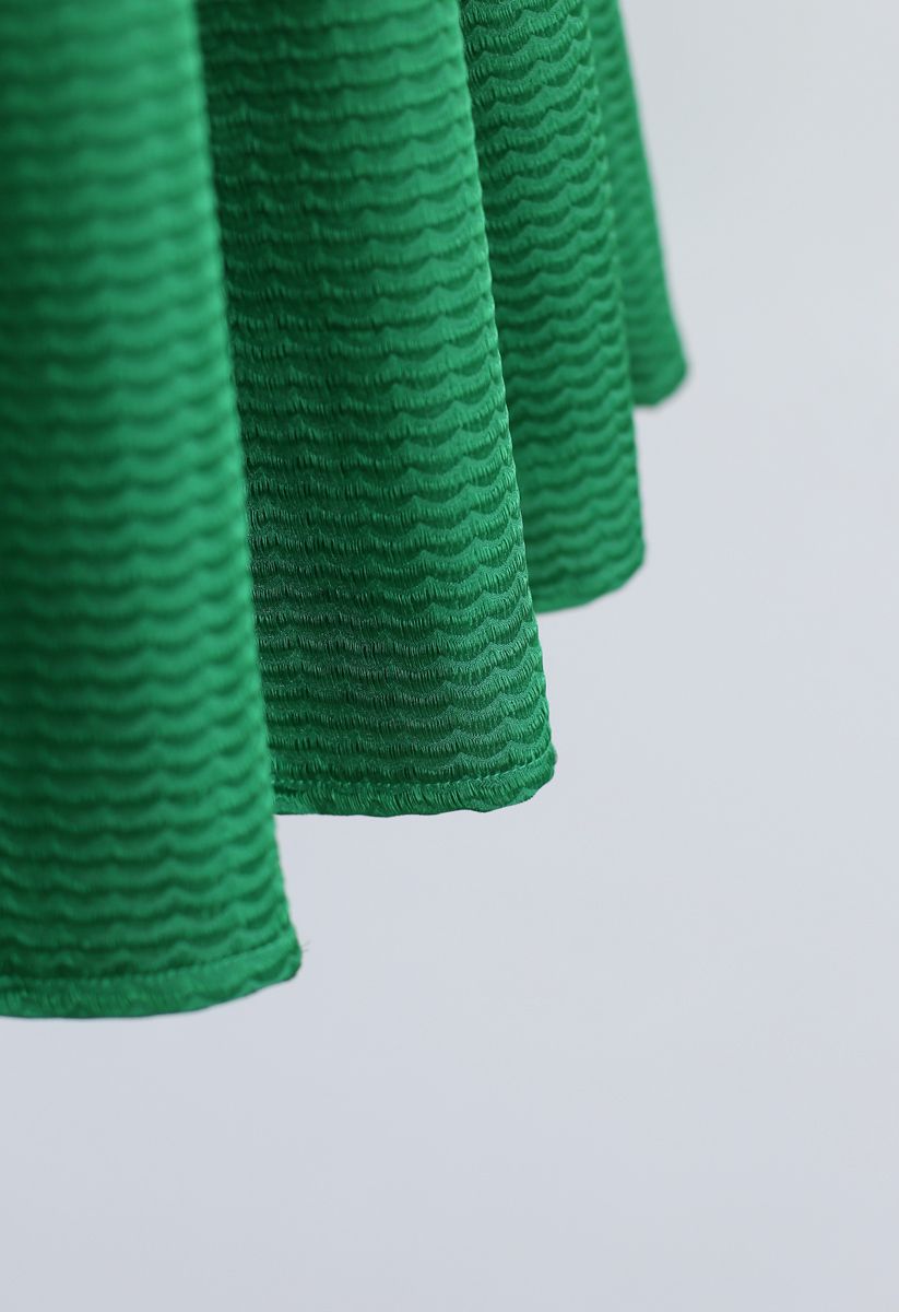 Wavy Texture Pleated Midi Skirt in Green