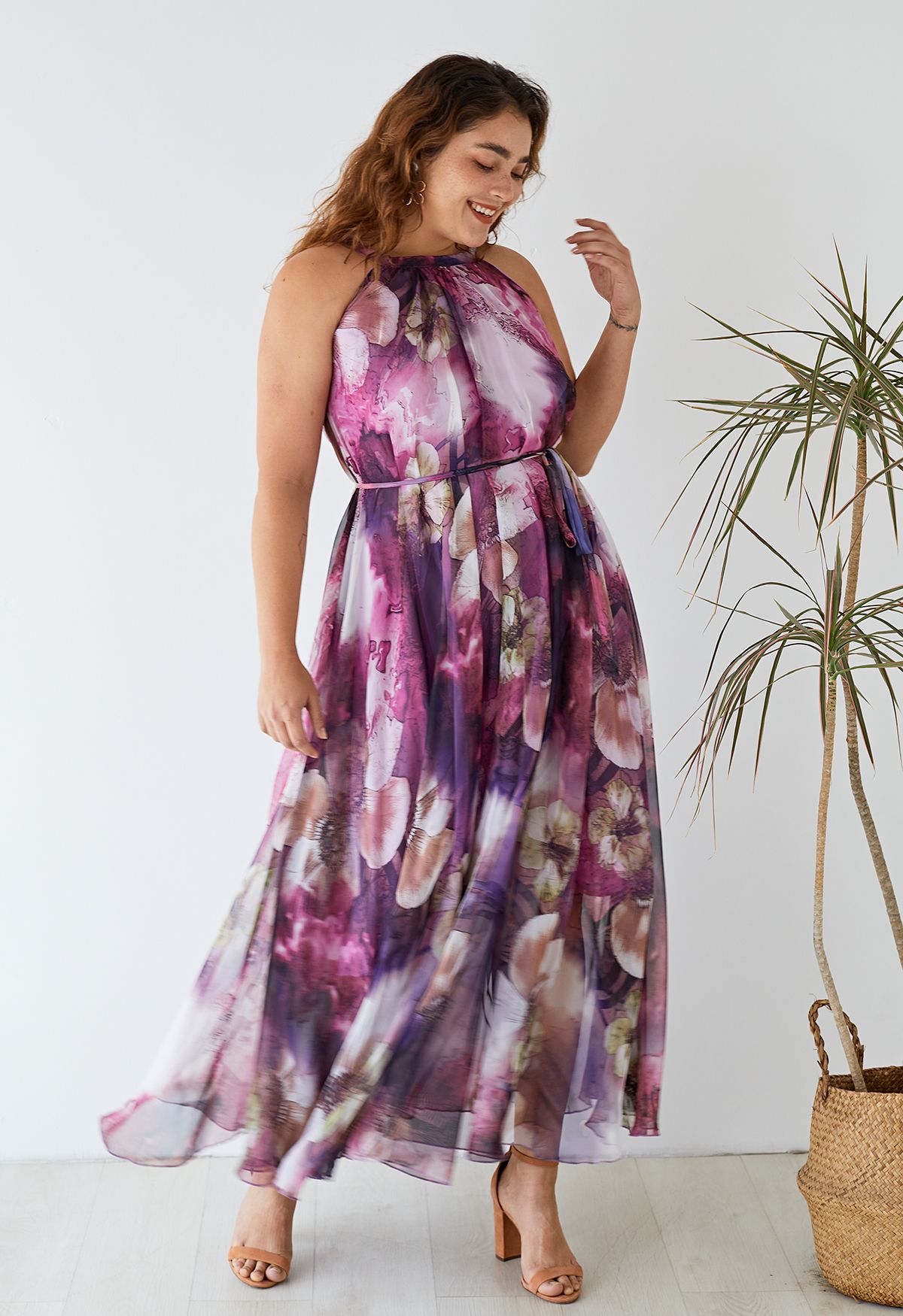 Vestido midi floral morado misterioso