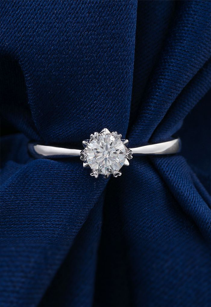 Extravagant Moissanite Diamond Ring